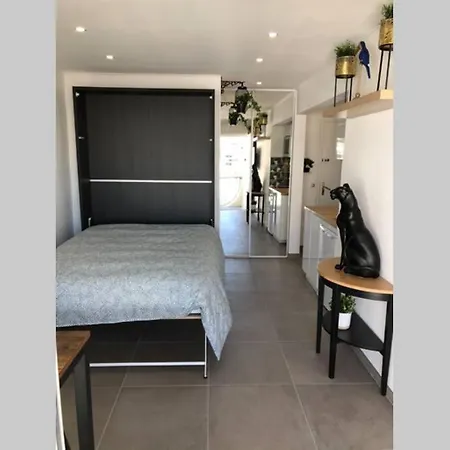 Climatise Avec Superbe Vue Port Apartmán